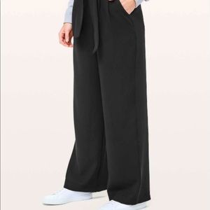 Lululemon wide leg dress pants in woven size 6